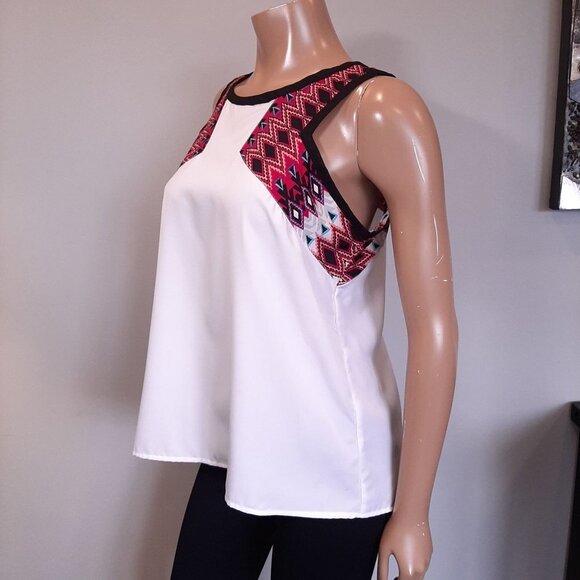JENNIFER & GRACE Sleeveless Aztec Trim Flowy - Picture 11 of 13
